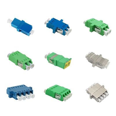 1 poort / 2 poorten / 4 poorten LC APC UPC PC glasvezel adapter voor een soepele verbinding
