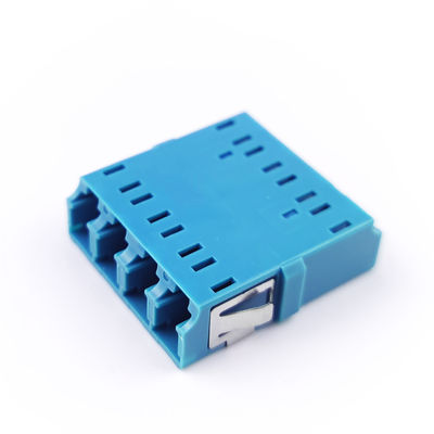 Ruimtebesparende FTTH-oplossingen Standaard flens, oorloze vierkant LC UPC-optische vezeladapter